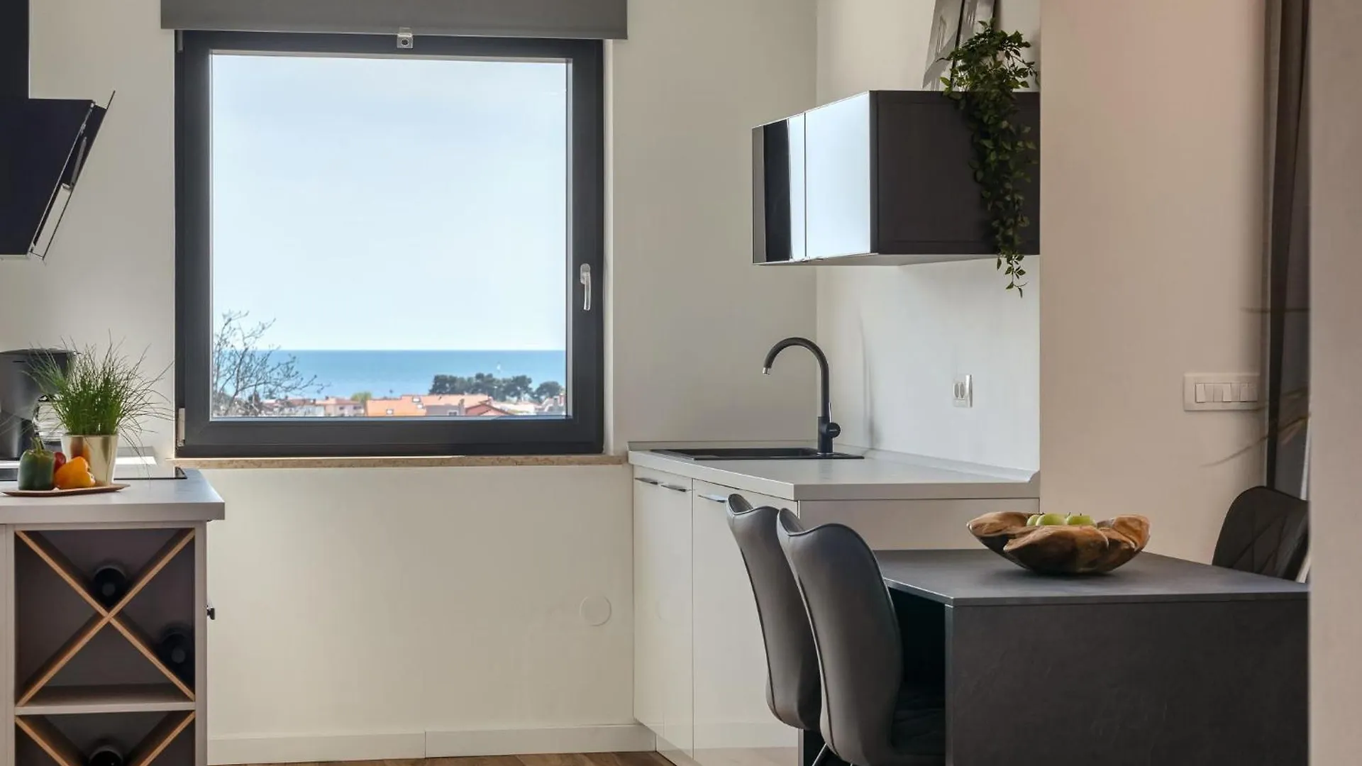 Charmante Ferienwohnung Mit Balkon Karpinjan