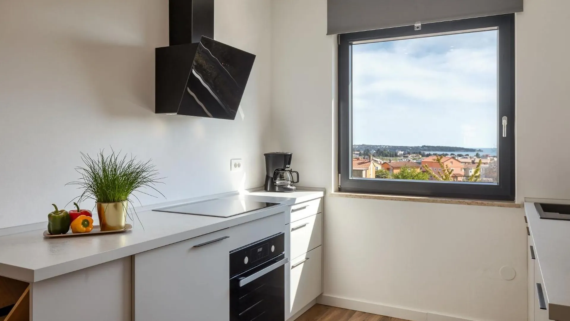 Apartment Charmante Ferienwohnung Mit Balkon Karpinjan